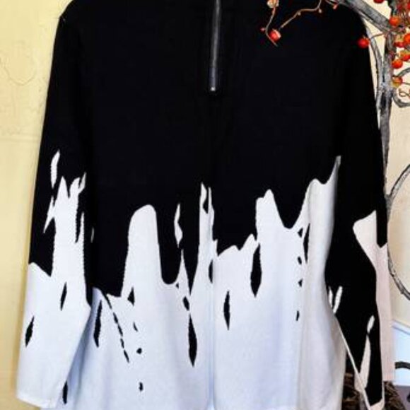 * Chico's Black/White Abstract Intarsia Sweater * - Picture 5 of 7